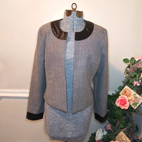 Vintage Neiman Marcus Black/Ivory Cropped Wool Jacket With Genuine Leather Trim - Picture 16 of 16